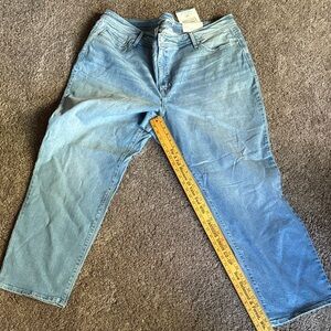 7 For All Mankind Women's Straight Leg Jeans in Light Blue